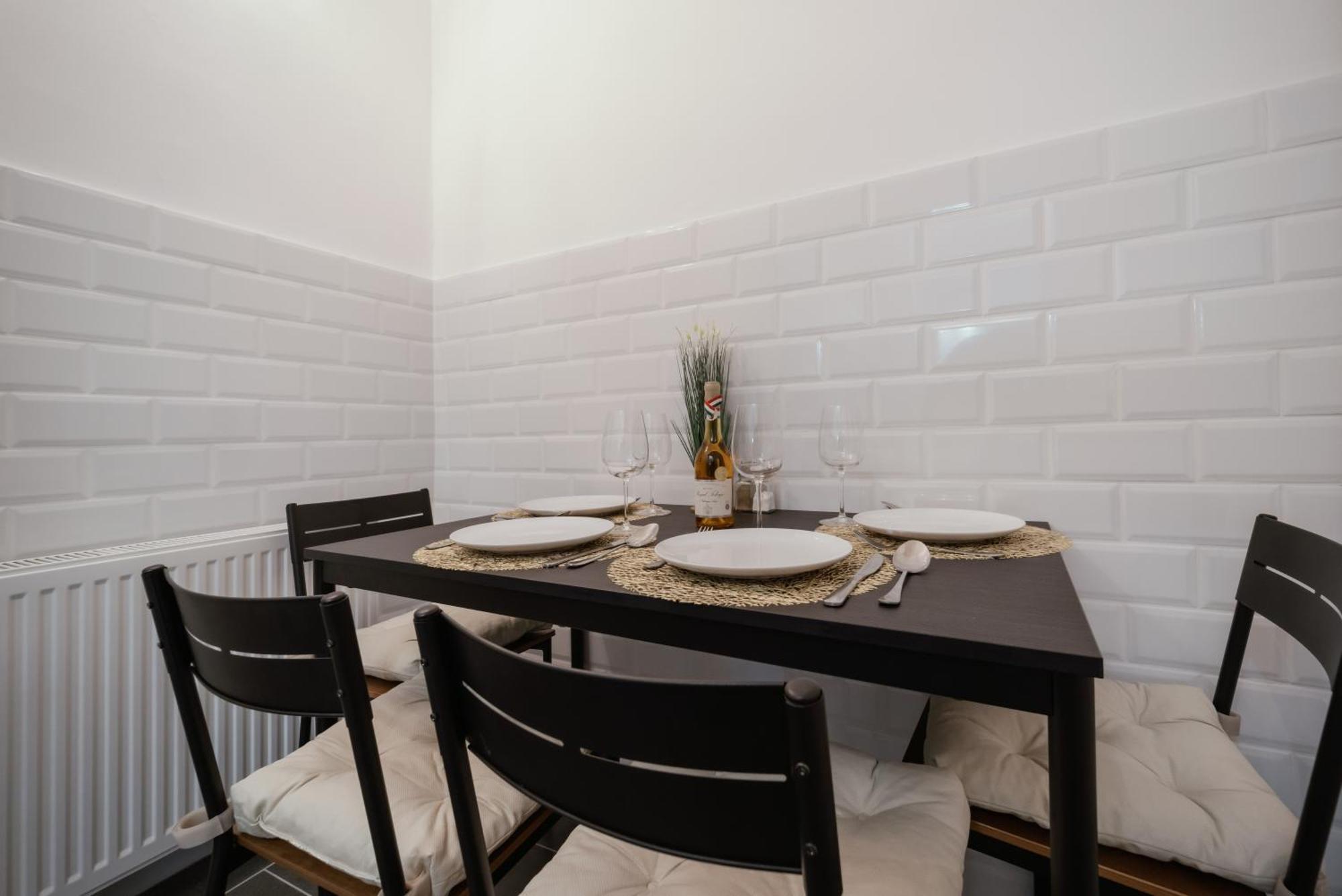 Modelia Apartment At Gellert Square Budapest Exterior foto